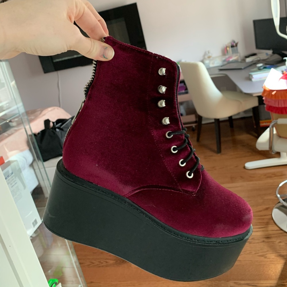 Velvet platform boots (cranberry)